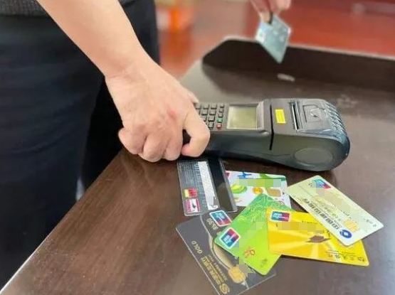 自救指南：金赢客POS机8类高危行为造成结算卡封卡？